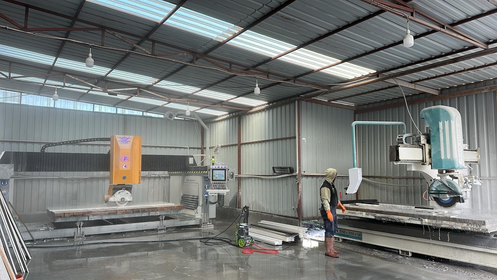 Piges Mermer atölye, mermer plakalar ve üretim tesisi, doğal taş stok